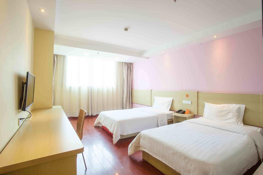 7Days Inn Guangzhou Baiyun International Airport Renhezhen Room photo