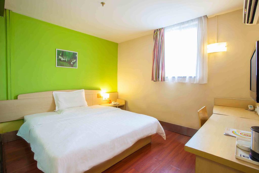 7Days Inn Guangzhou Baiyun International Airport Renhezhen Room photo