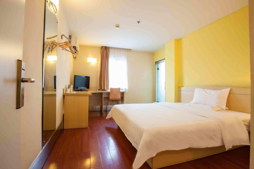7Days Inn Guangzhou Baiyun International Airport Renhezhen Room photo